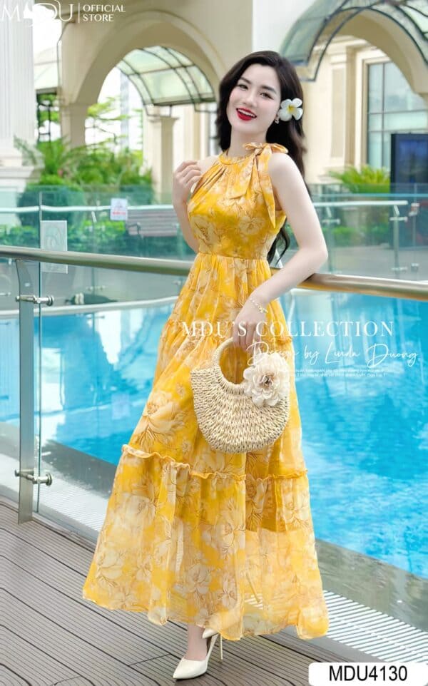 Chọn Váy Dài Đi Biển Đẹp Để “Sống Ảo” Triệu Like 4 Váy Maxi Dài – Sự Lựa Chọn Kinh Điển