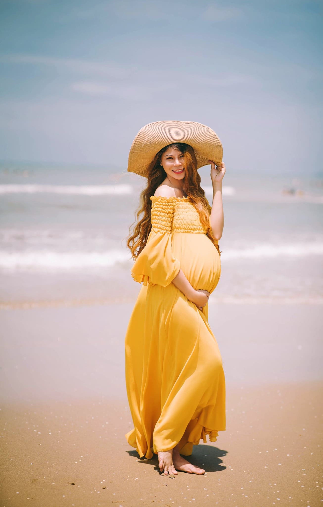 Váy Đi Biển Cho Bà Bầu Đẹp Mê Hồn, Đừng Để Bụng Bầu Cản Bước 4 Những Tiêu Chí "Vàng" Khi Chọn Váy Đi Biển Cho Bà Bầu - Chất Liệu Thoáng Mát
