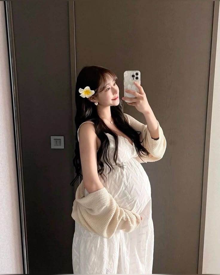 Váy Đi Biển Cho Bà Bầu Đẹp Mê Hồn, Đừng Để Bụng Bầu Cản Bước 11 Chất Liệu Nào Là "Tình Yêu" Của Váy Đi Biển Cho Bà Bầu?