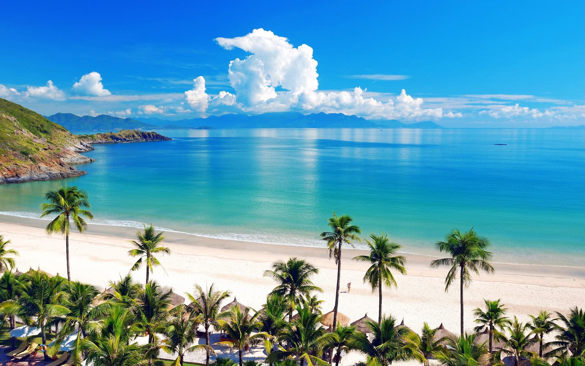 Top 7 Mẫu Váy Đi Biển Đẹp Chất Ngất, Nàng Mặc Là “Hút Mắt” 19 Lời Kết - Hãy Tỏa Sáng Với Váy Đi Biển
