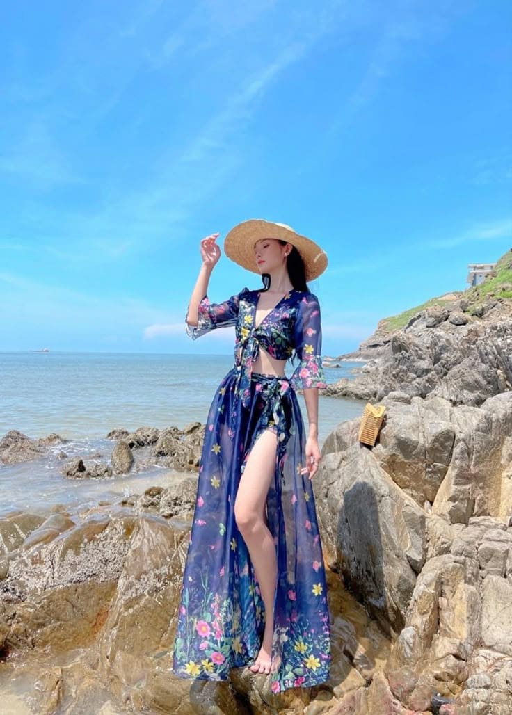 Váy Maxi Đi Biển 2025 - Xu Hướng Thời Trang Không Thể Bỏ Qua 6 Các Kiểu Váy Maxi Đi Biển Đẹp Mê Hồn - Váy Maxi Xẻ Tà