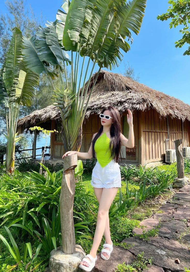 Gợi Ý 4 Kiểu Áo Yếm Đi Biển Cực Xinh Nàng Diện Là Ghiền 6 Các Kiểu Áo Yếm Đi Biển Đẹp Lung Linh Cho Mọi Người - Áo Yếm Len Móc