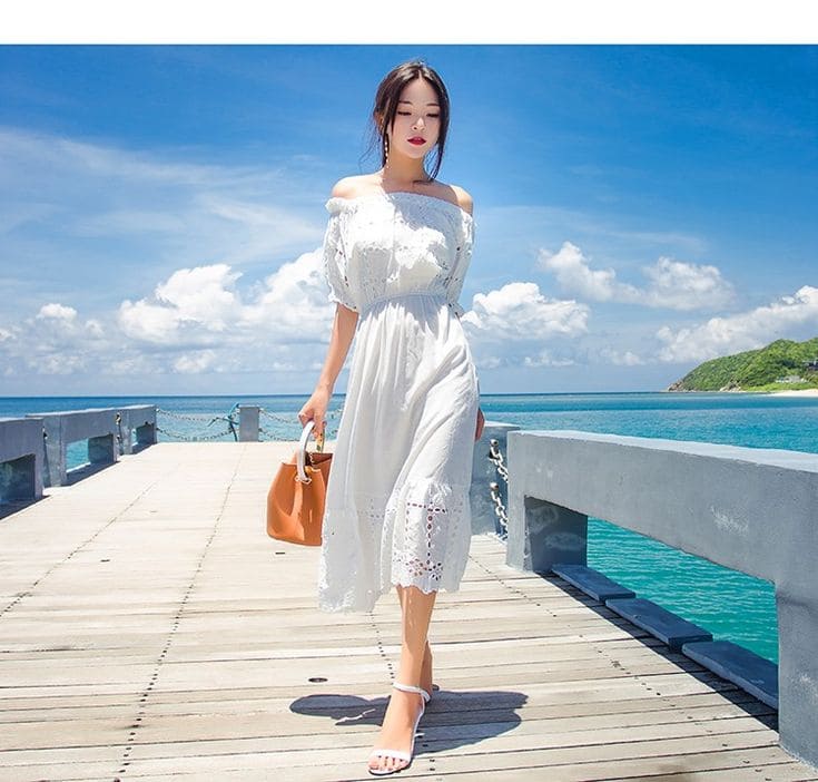 Hướng Dẫn Cách Chọn Đầm Maxi Trễ Vai Đi Biển Đẹp, Chuẩn Form Dáng 21 Cách Phối Đồ Với Đầm Maxi Trễ Vai Đi Biển - Giày Dép Phù Hợp