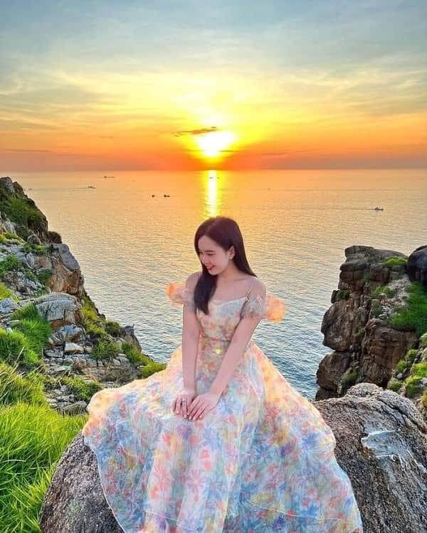 8 Cách Diện Đồ Đi Biển Sao Cho Xinh? Bí Kíp Từ Fashionista 17 Kết Lời Từ Fashionista Mê Biển
