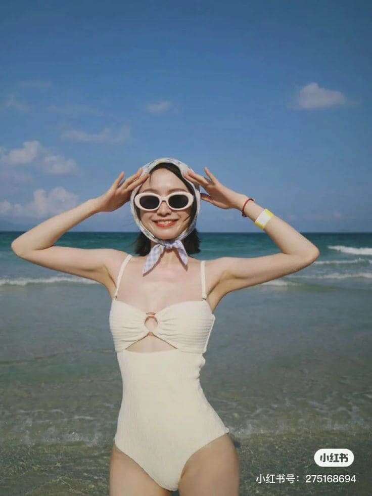 8 Cách Diện Đồ Đi Biển Sao Cho Xinh? Bí Kíp Từ Fashionista 4 Cách Diện Đồ Đi Biển Để Nổi Bật Nhất Biển - Chọn Đồ Bơi Phù Hợp Với Dáng Người