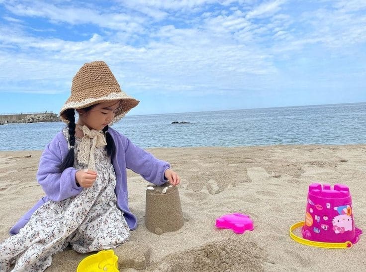 10 Mẫu Đầm Đi Biển Cho Bé Gái Mẹo Chọn Váy Đẹp, Bé Thoải Mái Cả Ngày 17 Những Lưu Ý Khi Chọn Đầm Đi Biển Cho Bé