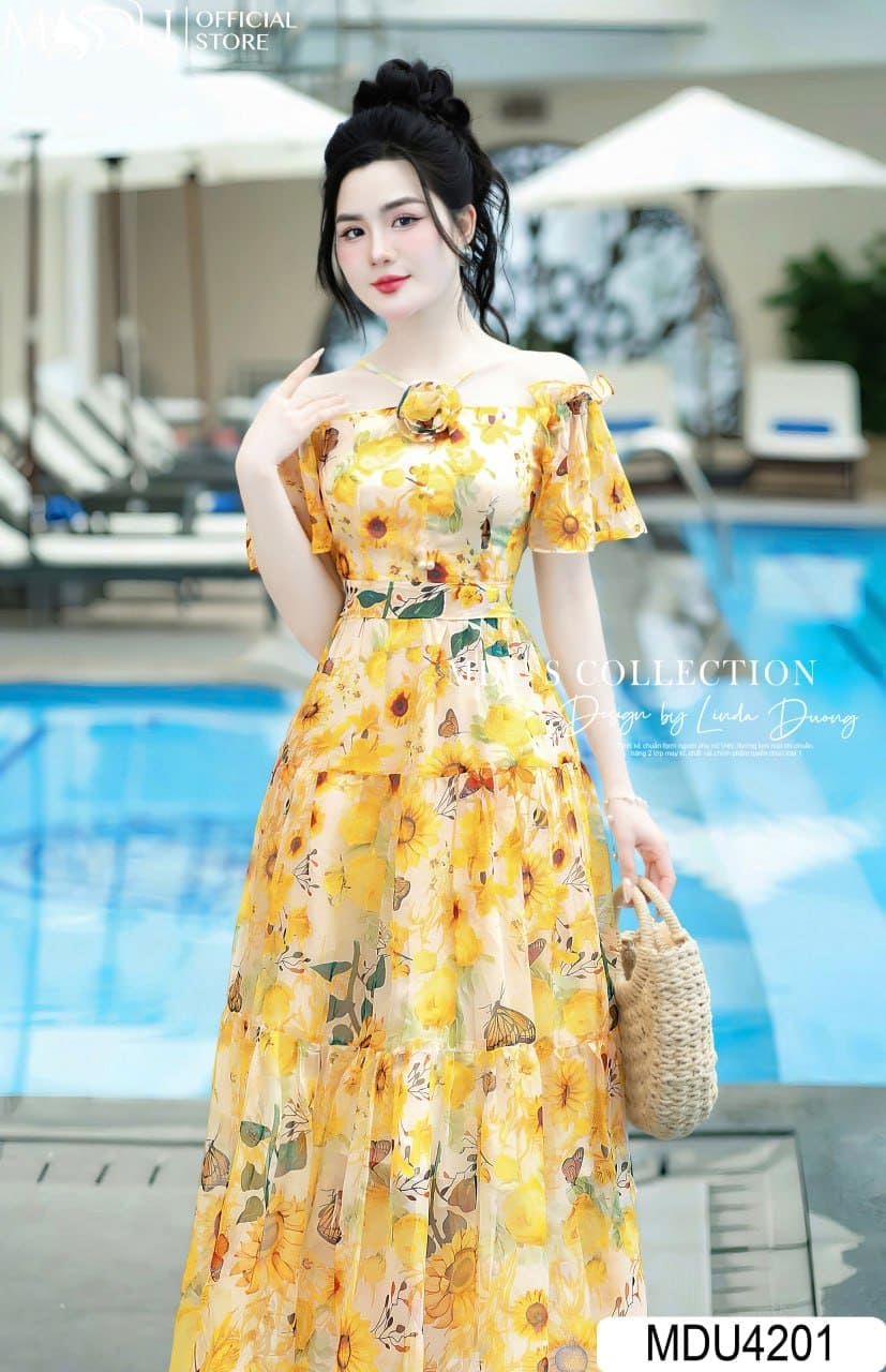 Chọn Đầm Maxi Đi Biển Cao Cấp Như Thế Nào Để Hợp Dáng, Đẹp Hết Ý? 5 Đặc Điểm Làm Nên Sức Hút Của Đầm Maxi Đi Biển Cao Cấp Không Thể Chối Từ - Họa Tiết Và Màu Sắc