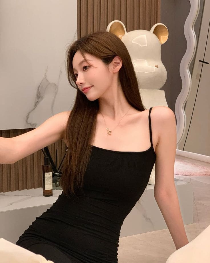 Đầm Maxi Đi Biển Màu Đen Phong Cách Sang Chảnh Quyến Rũ Cho Chị Em 15 Cách Phối Đồ Với Đầm Maxi Đi Biển Màu Đen