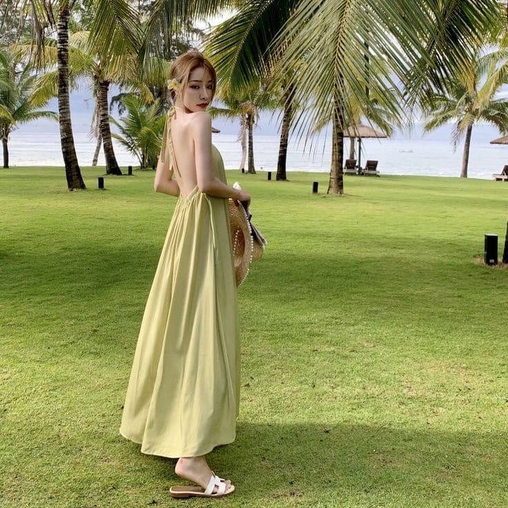 Đầm Maxi Hở Lưng Đi Biển Quyến Rũ, Hóa Nàng Thơ Bên Biển Xanh 12 Cách phối đồ với đầm maxi hở lưng đi biển