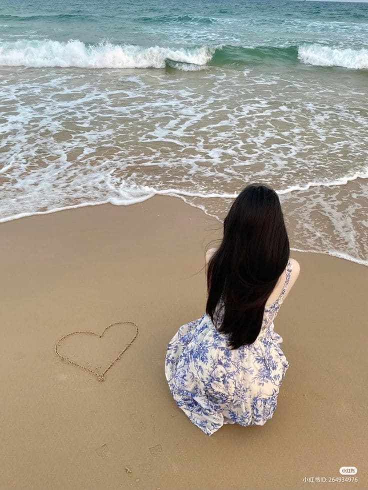 Đầm Maxi Hở Lưng Đi Biển Quyến Rũ, Hóa Nàng Thơ Bên Biển Xanh 10 Màu sắc và họa tiết làm nên sức hút