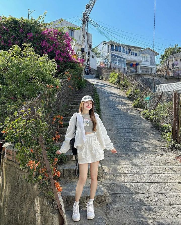 Đi Biển Mặc Gì Cho Chất? Diện Đồ Biển Đẹp Sành Điệu Như Fashionista 10 Top Trang Phục Đi Biển Đẹp Lung Linh Cho Chị Em - Áo Croptop