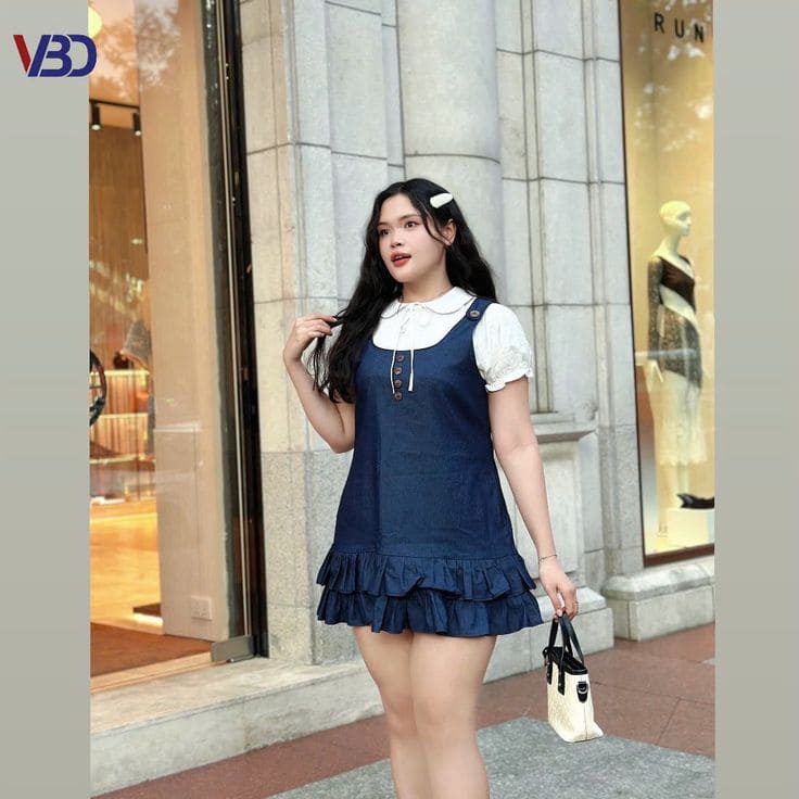 Đi Biển Mặc Gì Cho Người Béo? Xem Ngay 8+ Gợi Ý Này! 7 Những Kiểu Trang Phục Đỉnh Cao Cho Cô Nàng "Tròn Trịa" - Váy Yếm