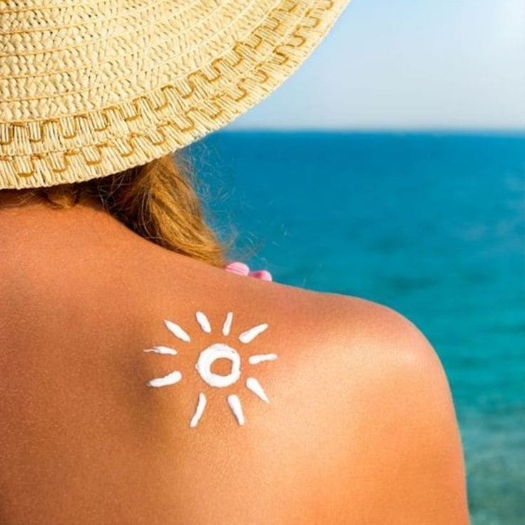 Hướng Dẫn Cách Chọn Kem Chống Nắng Body Đi Biển Đúng Cách Cho Da Nhạy Cảm 2 Hướng Dẫn Cách Chọn Kem Chống Nắng Body Đi Biển Đúng Cách Cho Da Nhạy Cảm