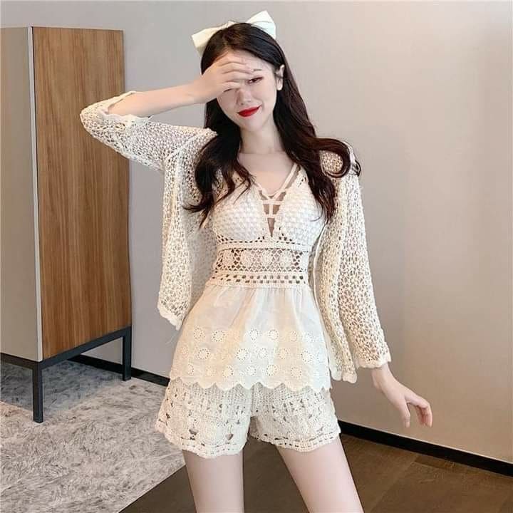 Phối Đồ Đi Biển Nữ Bí Quyết Trở Thành Tâm Điểm 10 Phối đồ đi biển cho nữ - Áo móc len