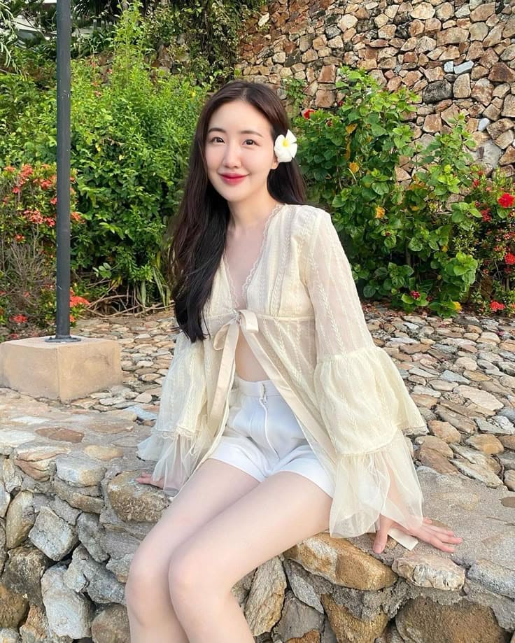 Phối Đồ Đi Biển Nữ Bí Quyết Trở Thành Tâm Điểm 18 Mẹo chọn đồ theo dáng người