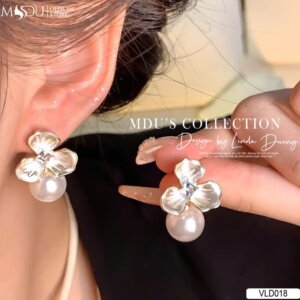 VLD018 – Bông Tai Ngọc Trai Hình Hoa Tinh Xảo Và Duyên Dáng