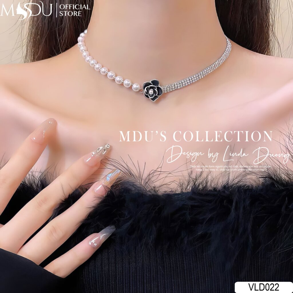 VLD022 – Vòng Cổ Ngọc Trai Phối Hoa Đen Và Đá Lấp Lánh Cá Tính 19 VLD022 – Vẻ Đẹp Hai Thế Giới: Dịu Dàng Và Cá Tính Trong Một Thiết Kế