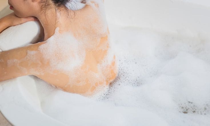 Hành Trình Phục Hồi Da Sau Đi Biển Lời Khuyên Từ Bác Sĩ Tín Đồ Du Lịch 7 Top Những Bước Phục Hồi Da Sau Khi Đi Biển - Làm Sạch Da Một Cách Dịu Nhẹ
