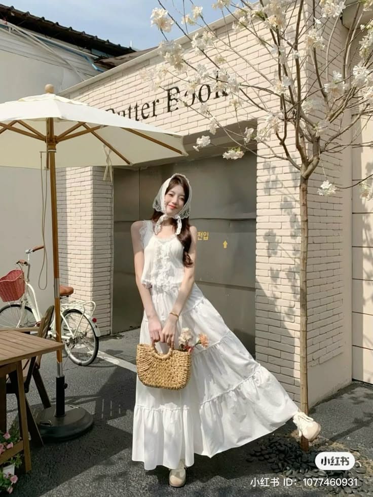 Hè Này, Hãy Thử Ngay 6 Set Đồ Trắng Đi Biển Siêu Hot Trend 20 Phối Phụ Kiện Để Tỏa Sáng Với Set Đồ Trắng
