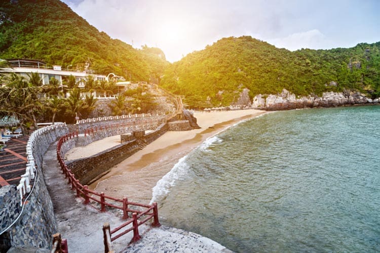 Tháng 7 Nên Đi Biển Nào? Lên Đồ Xinh Đẹp, Check-in Biển Đỉnh Nhất Việt Nam 4 Miền Bắc - Biển Cát Bà