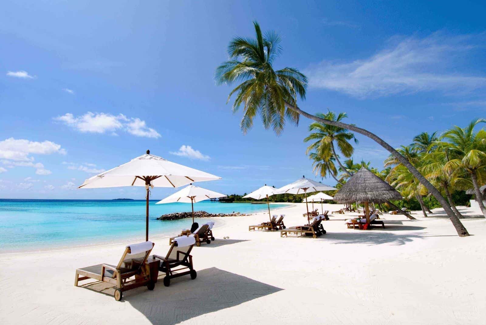 Tháng 7 Nên Đi Biển Nào? Lên Đồ Xinh Đẹp, Check-in Biển Đỉnh Nhất Việt Nam 7 Miền Trung - Biển Nha Trang