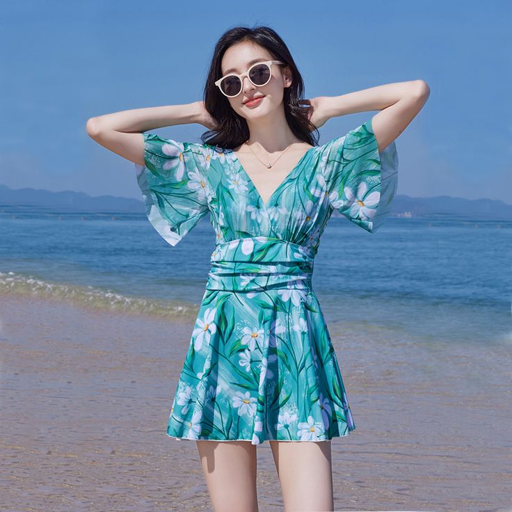 Thời Trang Đi Biển Cho U40 Cách Phối Đồ Vừa Tôn Dáng Vừa Che Khuyết Điểm 4 Chọn Thời Trang Đi Biển Cho U40 - Bí Quyết Từ Một Người “Nghiện” Biển - Đồ Bơi