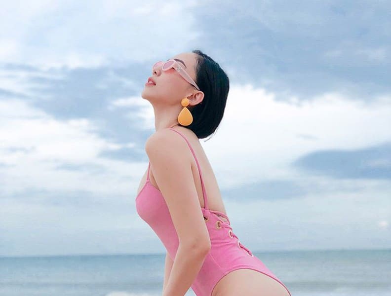 Khám Phá Phong Cách Thời Trang Đi Biển Của Sao Việt 2025 18 Tính ứng dụng của thời trang đi biển
