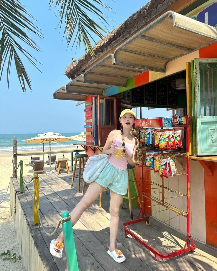 Thời Trang Du Lịch Biển 2025 Xu Hướng Đẹp Lung Linh Cho Nàng 4 Xu Hướng Thời Trang Du Lịch Biển 2025
