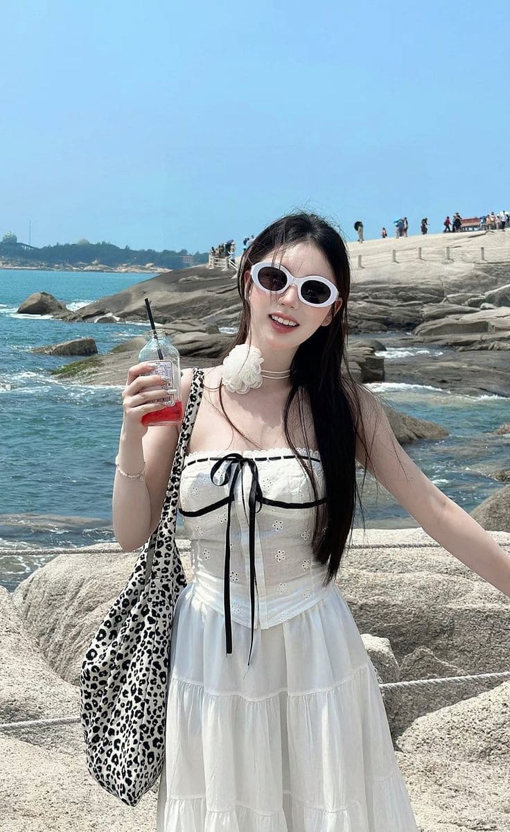 Trang Phục Đi Biển Cho Người Lùn 10 Set Đồ Hack Style Siêu Xinh 6 Nguyên tắc vàng khi chọn trang phục đi biển cho người lùn