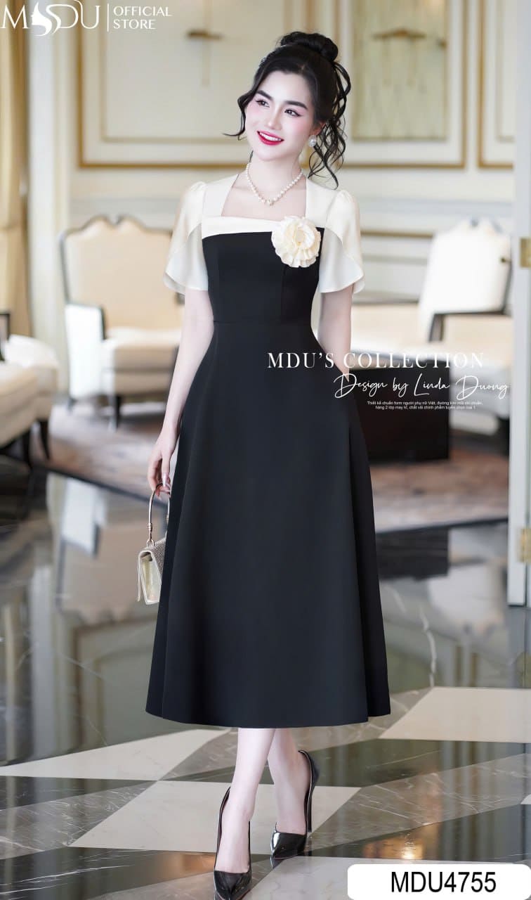 Trang Phục Đi Biển Cho Người Lùn 10 Set Đồ Hack Style Siêu Xinh 9 Các kiểu trang phục đi biển cho người lùn đáng thử - Đầm cổ yếm và cổ vuông Thanh lịch và tinh tế
