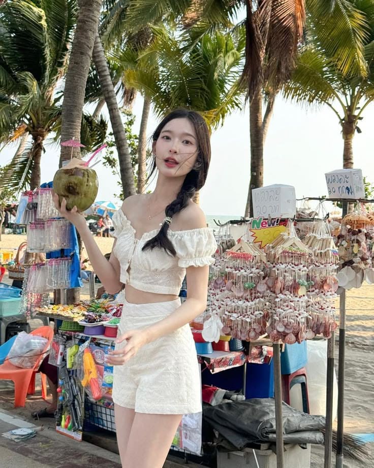 Trang Phục Đi Biển Cho Người Lùn 10 Set Đồ Hack Style Siêu Xinh 3 Nguyên tắc vàng khi chọn trang phục đi biển cho người lùn