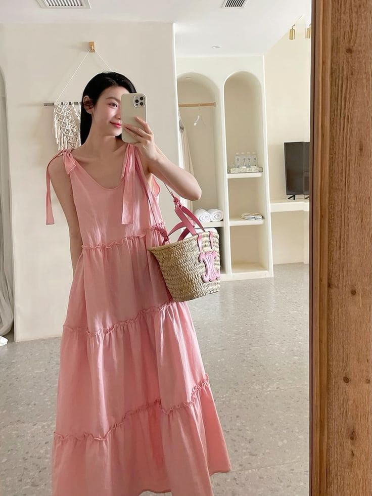 Váy Đi Biển Màu Hồng - Outfit Hoàn Hảo Cho Ảnh Sống Ảo 2025 10 Cách Phối Đồ Với Váy Đi Biển Màu Hồng