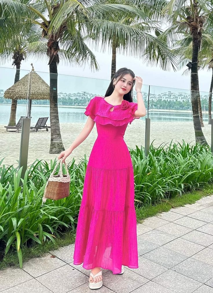 Váy Đi Biển Màu Hồng - Outfit Hoàn Hảo Cho Ảnh Sống Ảo 2025 11 Cách Phối Đồ Với Váy Đi Biển Màu Hồng