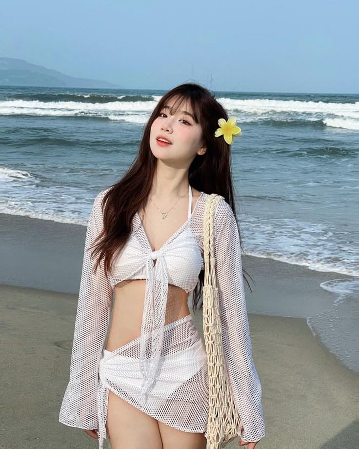 Top Mẫu Váy Lưới Đi Biển Đẹp Nhất 2025 Cho Nàng Yêu Biển 3 Các Kiểu Váy Lưới Đi Biển Đẹp Lung Linh Cho Mọi Phong Cách -