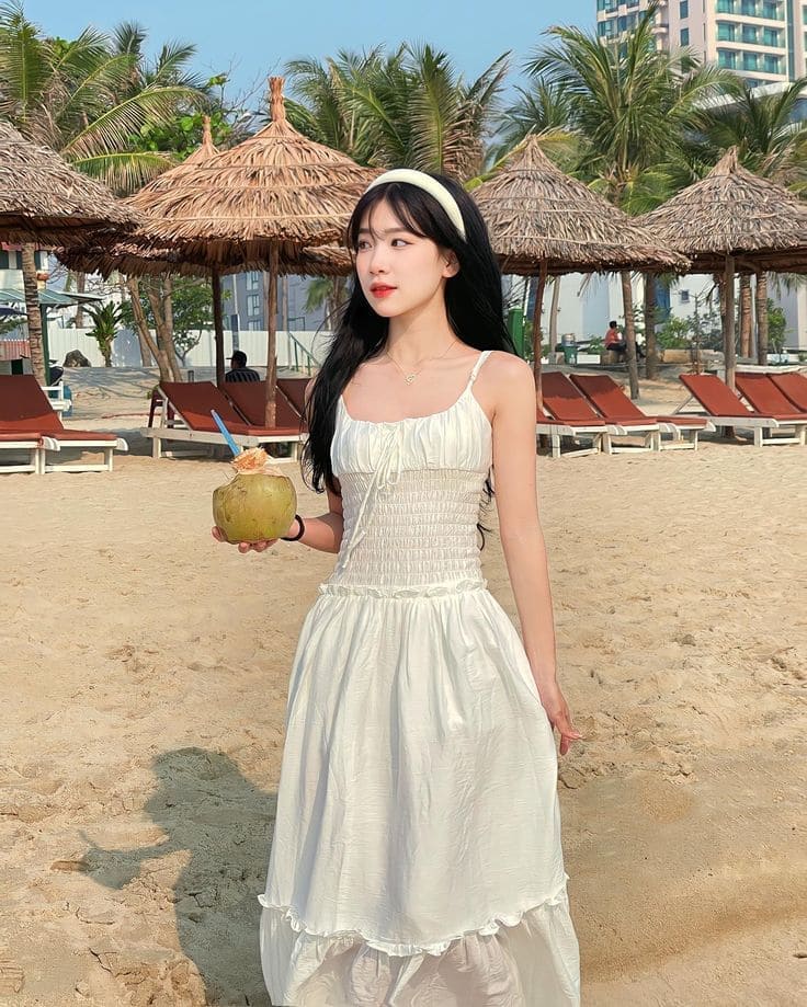 Khám Phá Sức Hút Của Váy Maxi Đi Biển Hai Dây Trong Mùa Hè 9 Màu sắc và họa tiết làm nên sức hút