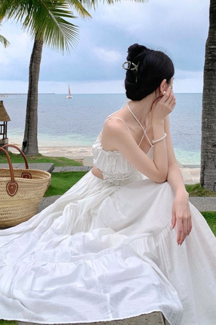 Váy Maxi Đi Biển Màu Trắng, Phong Cách Nàng Thơ Trên Bãi Biển 3 Tại Sao Váy Maxi Đi Biển Màu Trắng Lại Là “Chân Ái”?