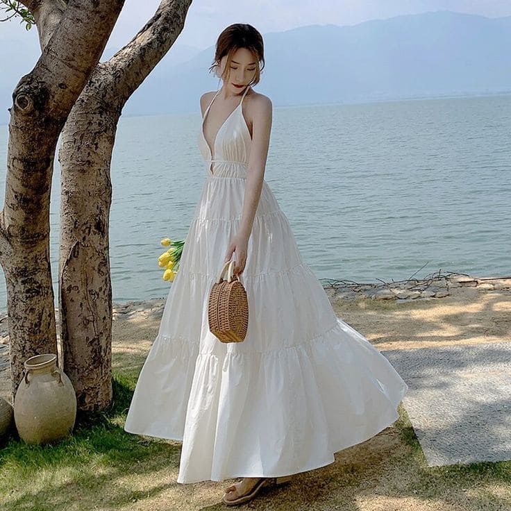 Váy Maxi Đi Biển Màu Trắng, Phong Cách Nàng Thơ Trên Bãi Biển 8 Các Kiểu Dáng Váy Maxi Đi Biển Màu Trắng Đẹp Mê Hồn - Váy Maxi Cổ V