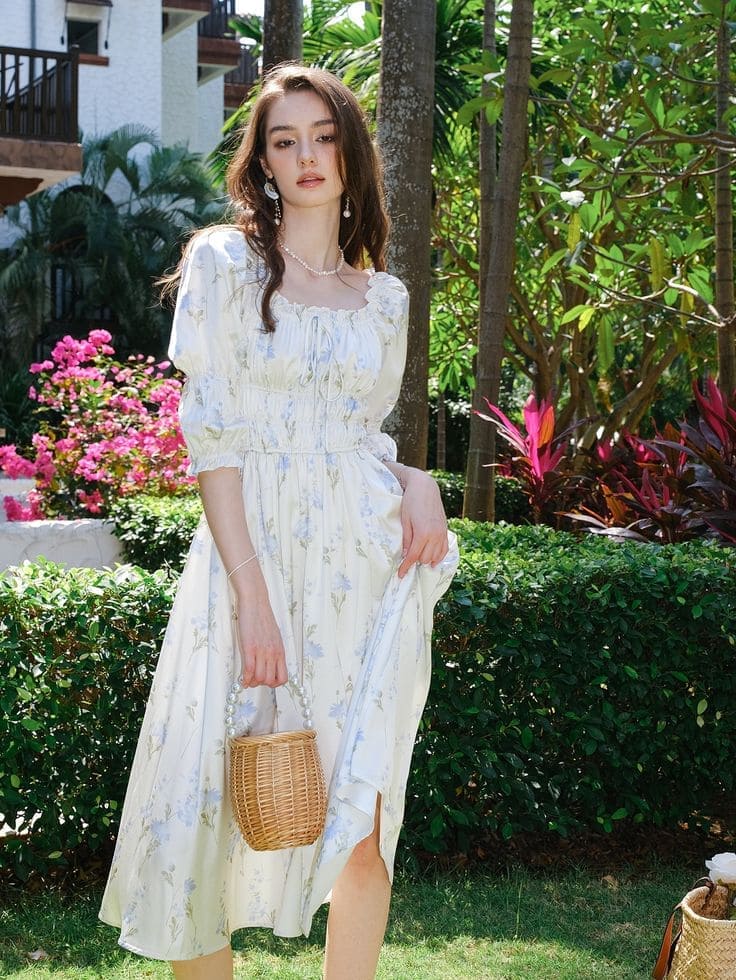 Sắm Váy Maxi Hoa Nhí Đi Biển Để Chụp Ảnh Sống Ảo Cực Chất 16 Lưu ý khi chọn váy maxi hoa nhí đi biển