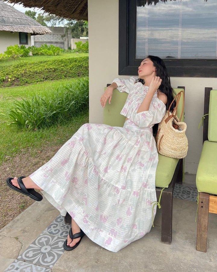 Sắm Váy Maxi Hoa Nhí Đi Biển Để Chụp Ảnh Sống Ảo Cực Chất 17 Lưu ý khi chọn váy maxi hoa nhí đi biển