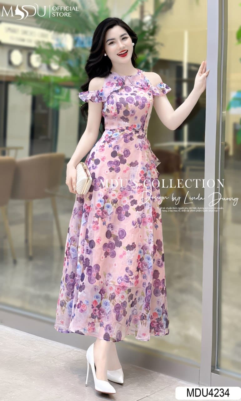 Sắm Váy Maxi Hoa Nhí Đi Biển Để Chụp Ảnh Sống Ảo Cực Chất 2 Tại sao váy maxi hoa nhí đi biển khiến chị em phát cuồng