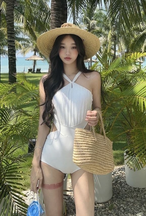 Top 9 Mẫu Đồ Mặc Đi Biển Cho Nữ Đẹp, Dễ Phối, Chuẩn Vibe Hè 13 Các Loại Đồ Mặc Đi Biển Cho Nữ Đẹp Lung Linh -