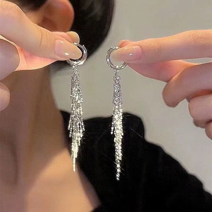 Nâng Tầm Phong Cách Với Khuyên Tai Đi Biển Xinh Lung Linh 4 Các loại khuyên tai đi biển đang "làm mưa làm gió" -