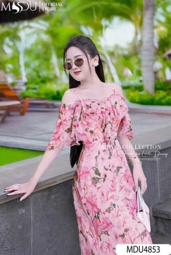 Phong Cách Đồ Đi Biển Cho Nữ – Tự Tin Khoe Phong Cách Dưới Nắng Vàng 4 Phong cách đồ đi biển cho nàng yêu thời trang - Váy đi biển