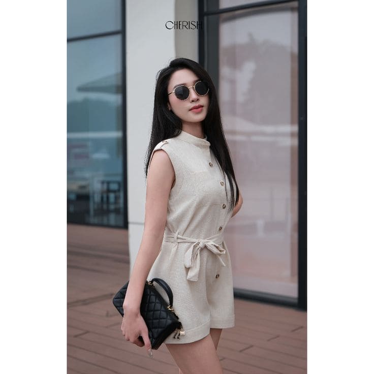 Phong Cách Đồ Đi Biển Cho Nữ – Tự Tin Khoe Phong Cách Dưới Nắng Vàng 8 Phong cách đồ đi biển cho nàng yêu thời trang - Jumpsuit và set áo ống