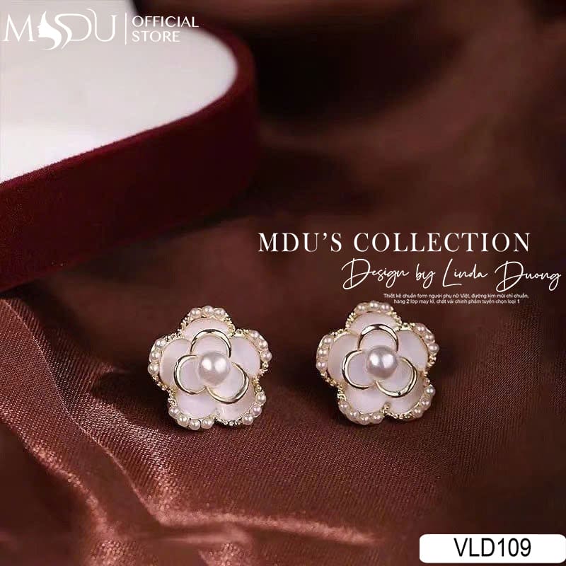 VLD109 – Hoa Tai Cúc Hoa Ngọc Trai Viền Đá Sang Trọng 19 Vẻ Đẹp Dịu Dàng Của Hoa Tai VLD109 – Nét Chấm Phá Tinh Tế