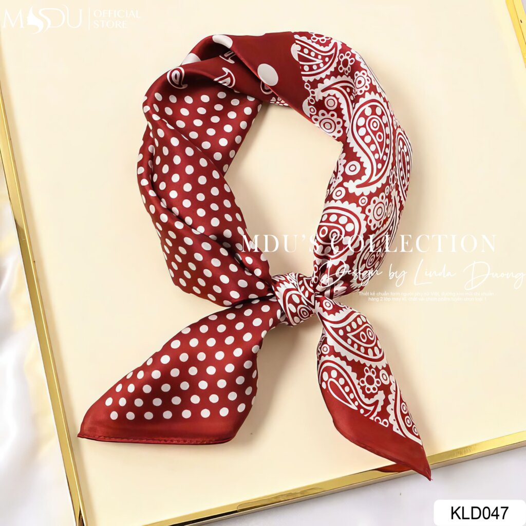 KLD047 - Khăn Lụa Đỏ Đô Kết Hợp Họa Tiết Chấm Bi Và Paisley 18 KLD047 – Nốt Nhạc Thời Trang Giữa Chấm Bi Và Paisley