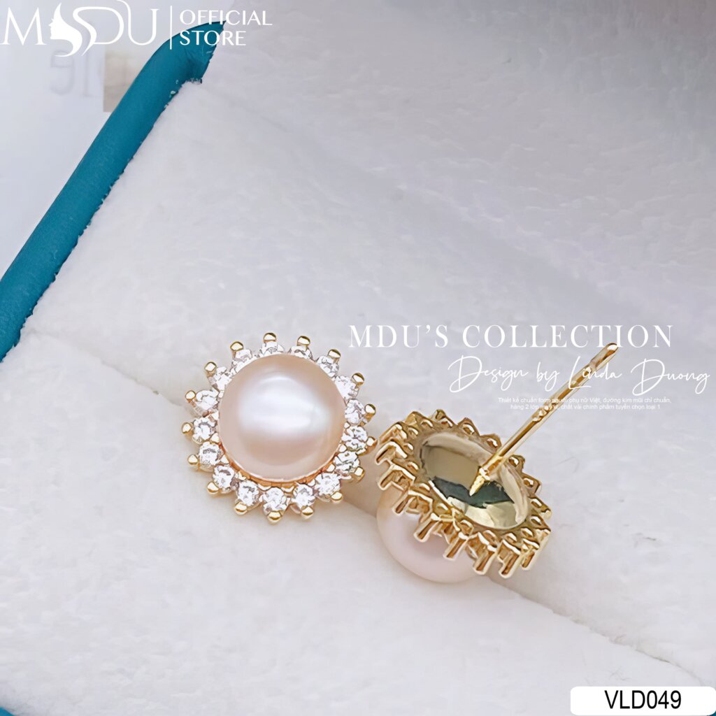 VLD049 – Hoa Tai Ngọc Trai Dạng Chốt Dáng Hoa Tròn Sang Trọng 20 VLD049 – Khí Chất Quý Cô Trong Một Thiết Kế Nhỏ Nhất