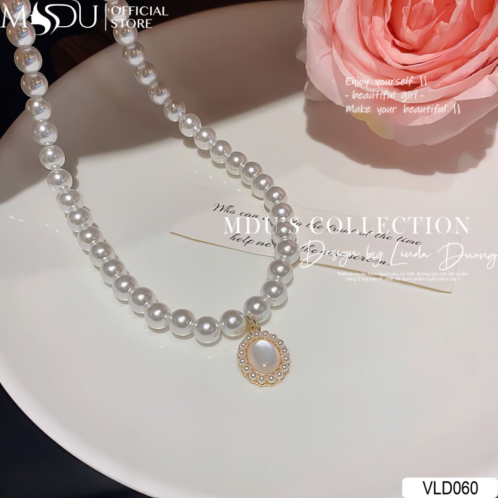 VLD060 – Vòng Cổ Ngọc Trai Đính Mặt Giọt Nước Thanh Lịch 20 VLD060 – Vẻ Đẹp Tinh Khôi Đậm Chất Quý Cô Thanh Nhã