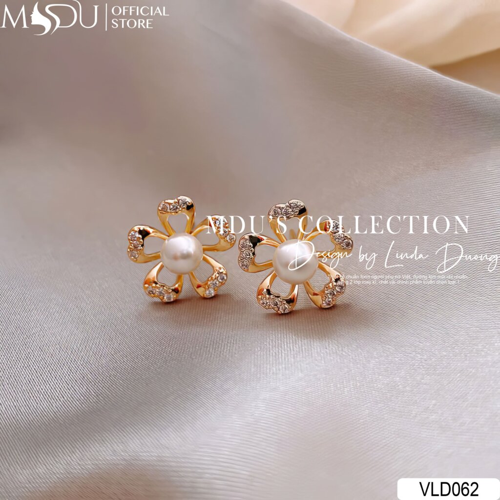 VLD062 – Hoa Tai Ngọc Trai Hình Hoa Nở Đính Đá Lấp Lánh 19 VLD062 – Hoa Tai Hoa Ngọc Cho Quý Cô Ưa Nét Đẹp Nữ Tính Và Tinh Tế
