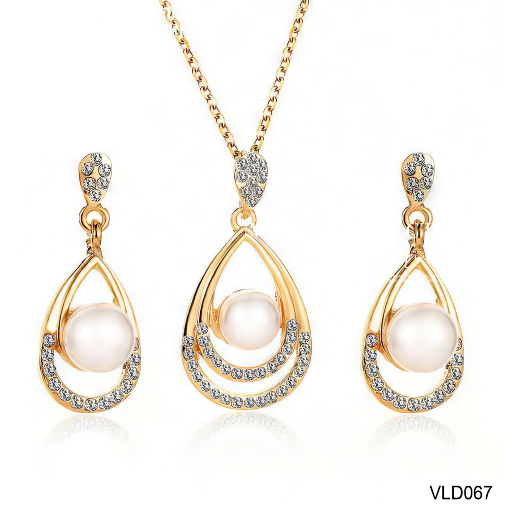 VLD067 - Bộ Trang Sức Ngọc Trai Thiết Kế Hình Giọt Nước Ánh Vàng 18 VLD067 – Khi Ngọc Trai Gặp Ánh Vàng: Vẻ Đẹp Tinh Khiết Lên Ngôi